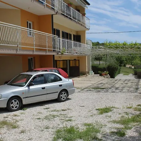 With Parking Space Trget, Rasa - 7687 شقة *