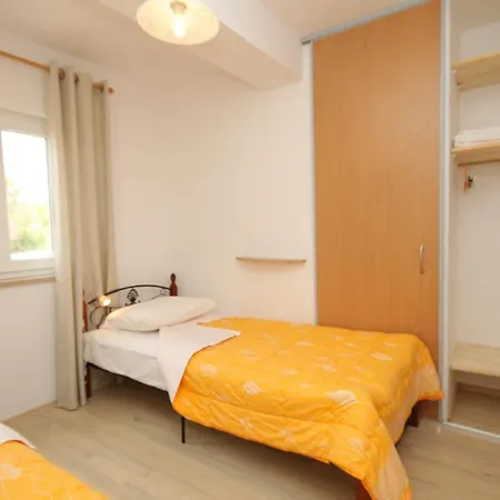 With Parking Space Trget, Rasa - 7687 شقة *