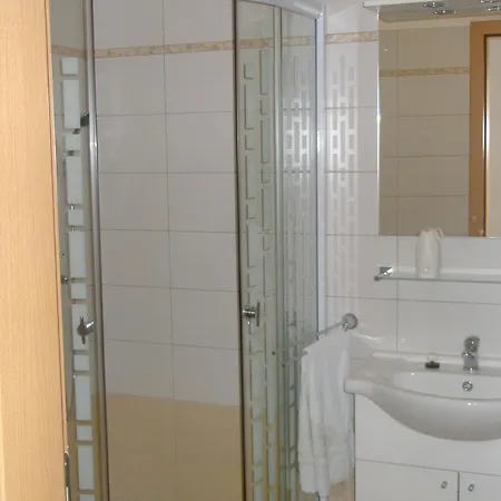 With Parking Space Trget, Rasa - 7687 Trget