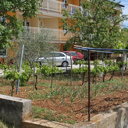 With Parking Space Trget, Rasa - 7687