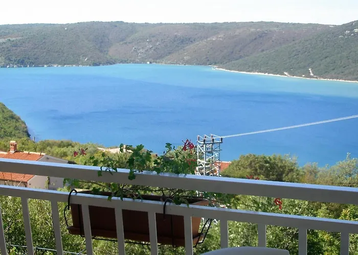 With Parking Space Trget, Rasa - 7687 Apartamento *