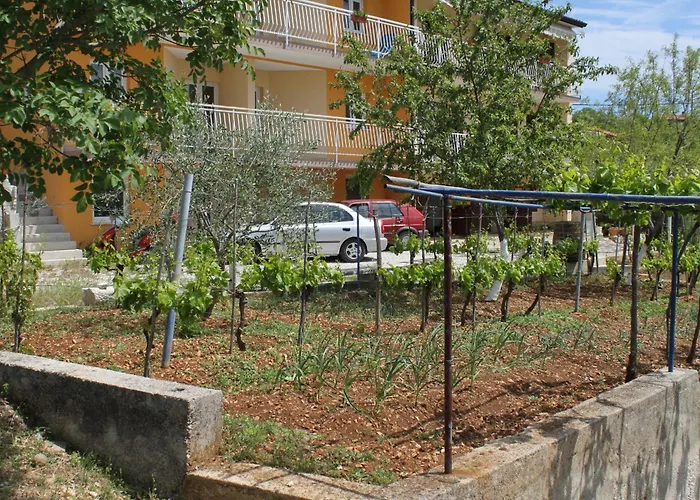 With Parking Space Trget, Rasa - 7687